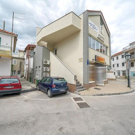 Studio Apartman Salis Vodice Apartment Exterior foto