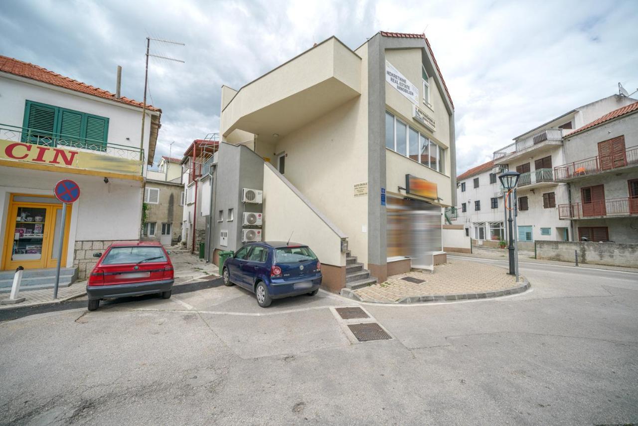 Studio Apartman Salis Vodice Apartment Exterior foto